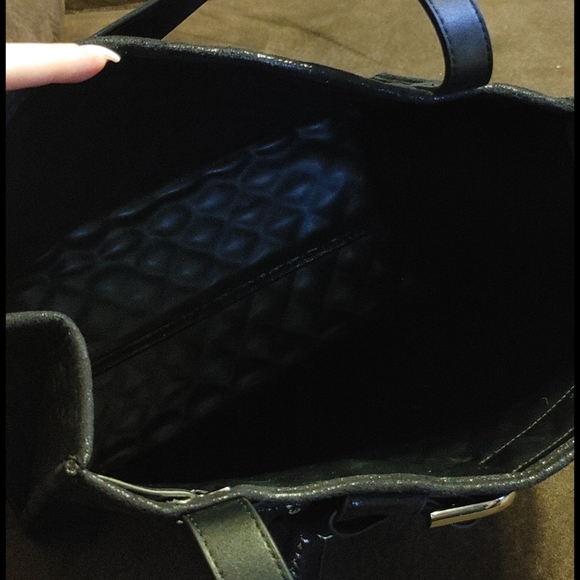 Quilted Tote with Wristlet - Picture 6 of 8